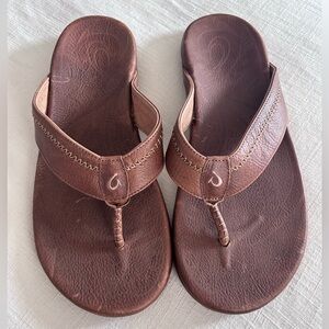 OluKai Hiapo Flip Flop in Lava Rock Leather